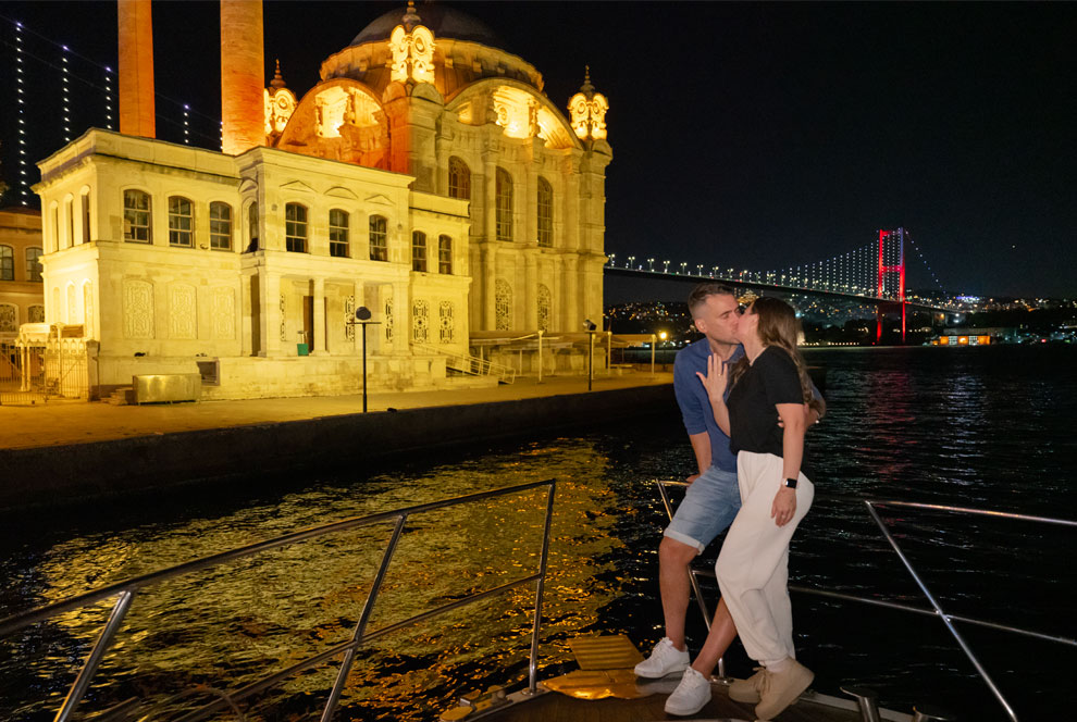 Романтический вечер на яхте в Стамбуле